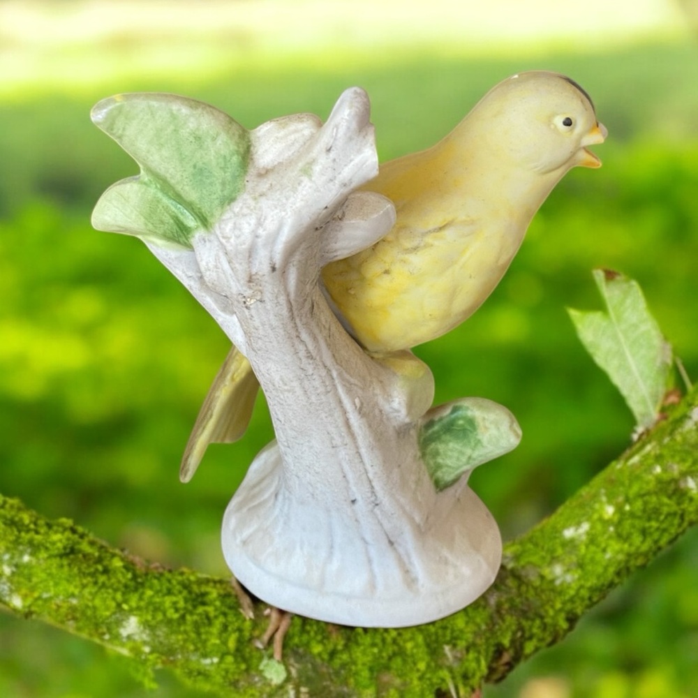 Vintage Ardco Japan Goldfinch Bird Figurine C-3052 Mid Century As-Is - Picture 5 of 7